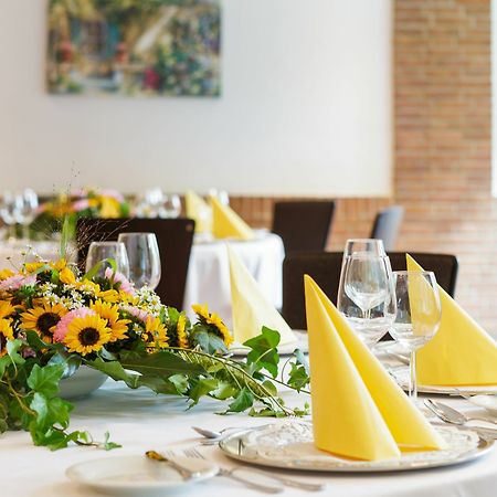 Messehotel Koeln-Deutz ภายนอก รูปภาพ