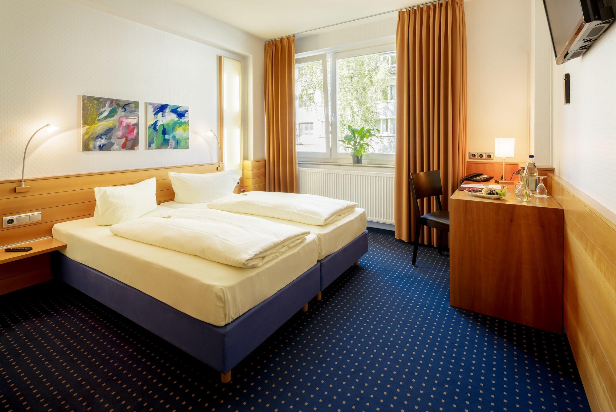 Messehotel Koeln-Deutz ภายนอก รูปภาพ