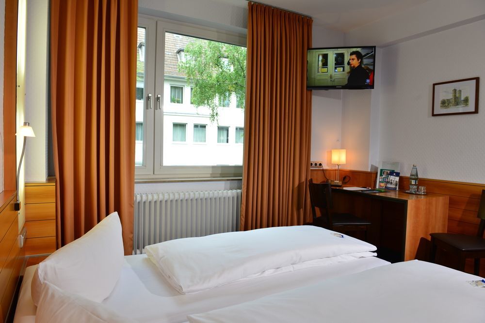 Messehotel Koeln-Deutz ภายนอก รูปภาพ
