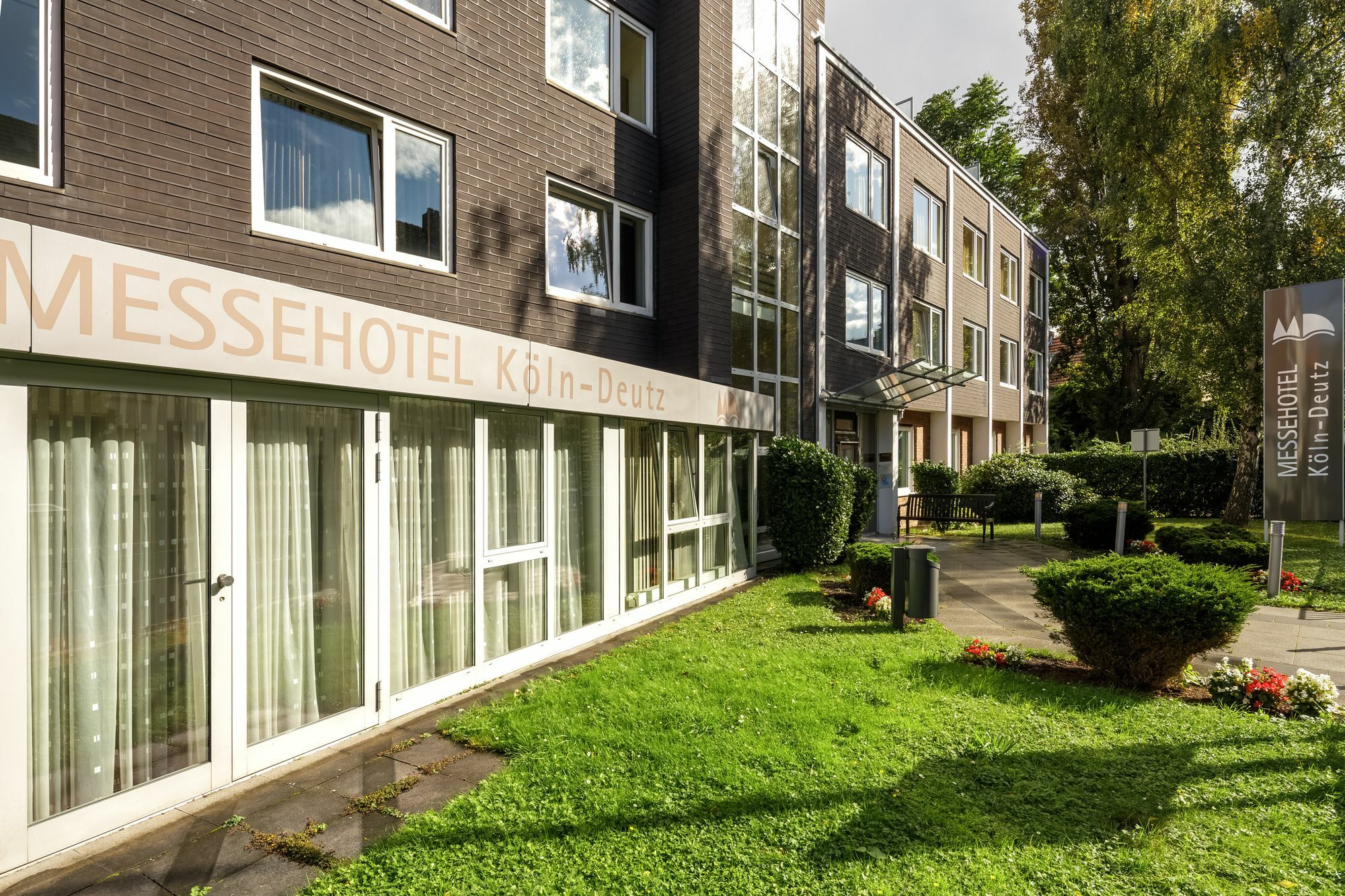 Messehotel Koeln-Deutz ภายนอก รูปภาพ